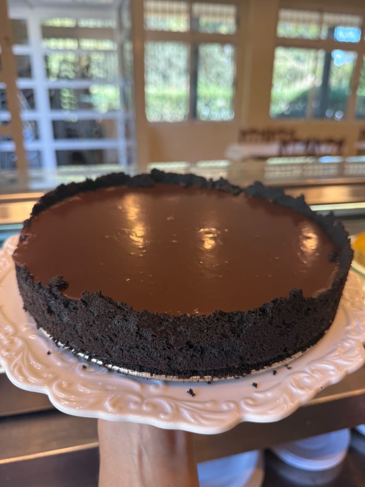 Tarta holandesa entera con cobertura de ganache
